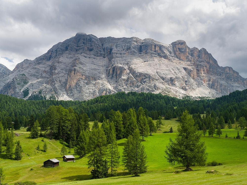 Mountain range Kreuzkofel-Sasso Santa Croce in the nature park Fanes Sennes Prags